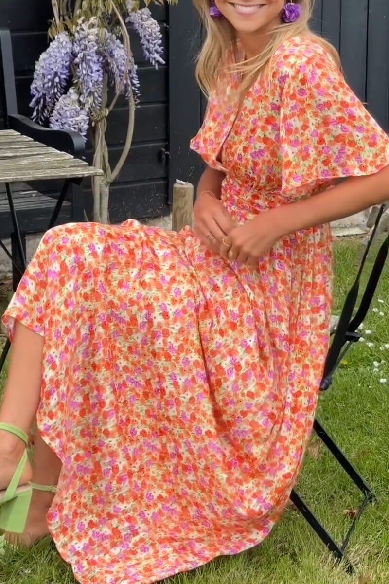 Amelia – Elegant V-Neck Maxi Dress
